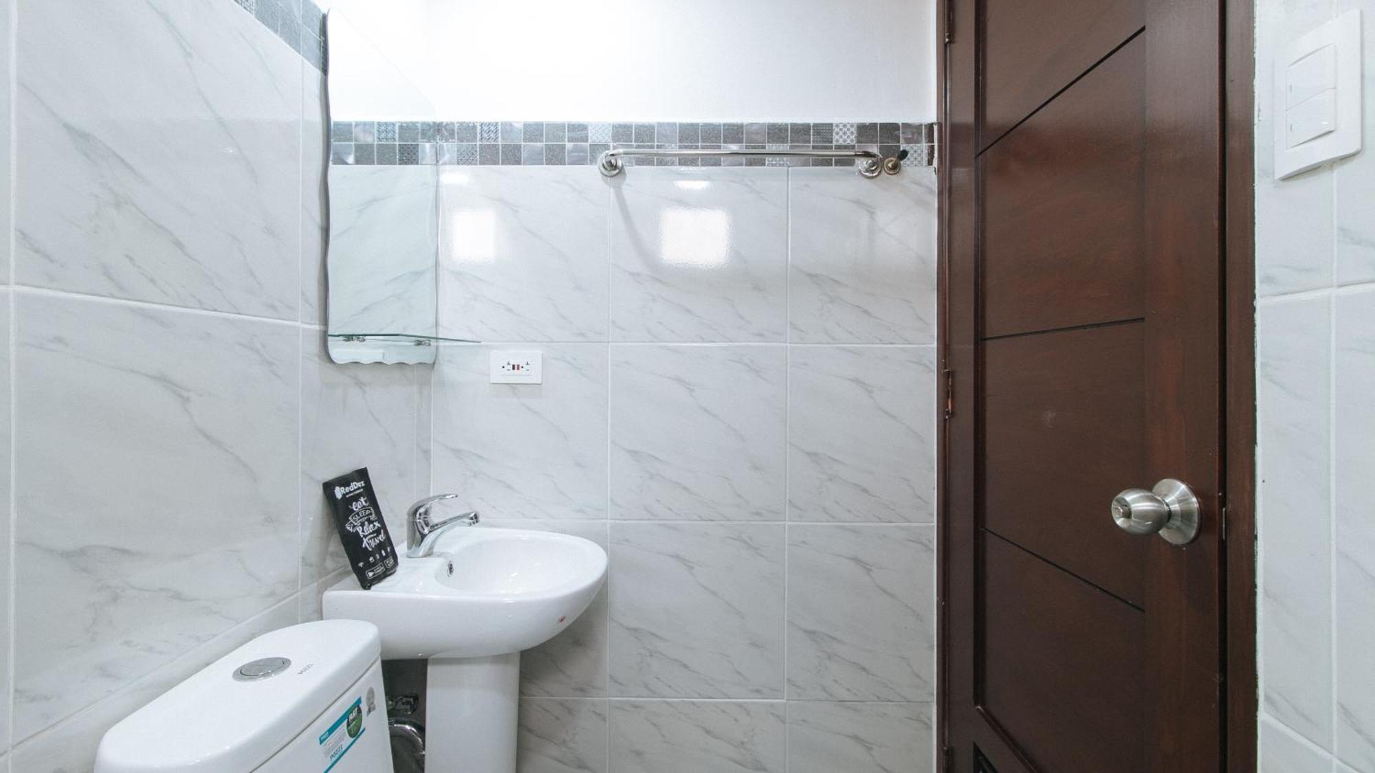 Reddoorz Near Ust Sampaloc Manila酒店 外观 照片